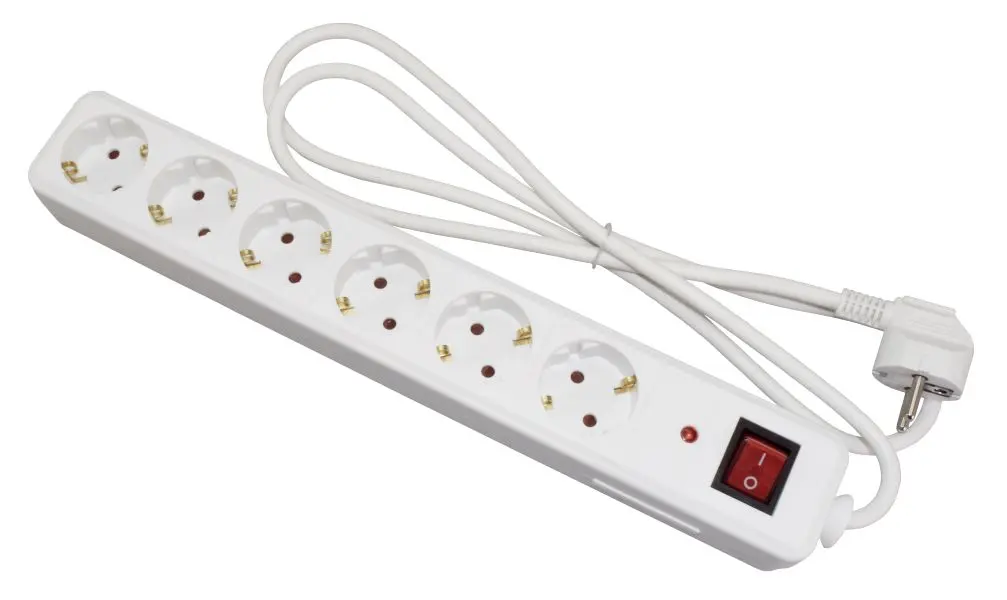 Jatkojohto 6-osainen 1,5 m ylijännitesuojalla ja valokytkimellä