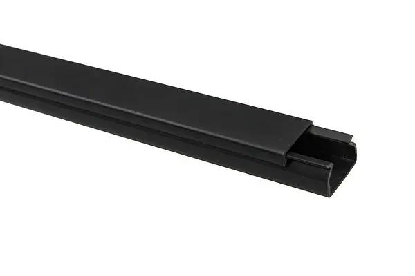 Asennuskanava 10x15x2000 mm tarralla musta