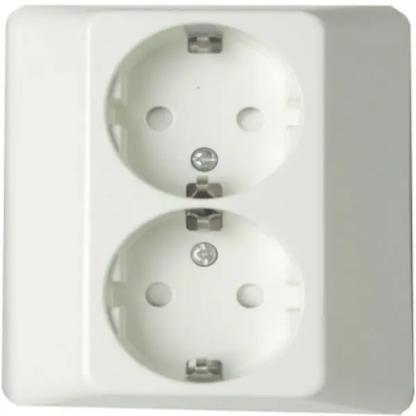 Pistorasia Exxact 2-os peitelevyllä maadoitettu 5 kpl